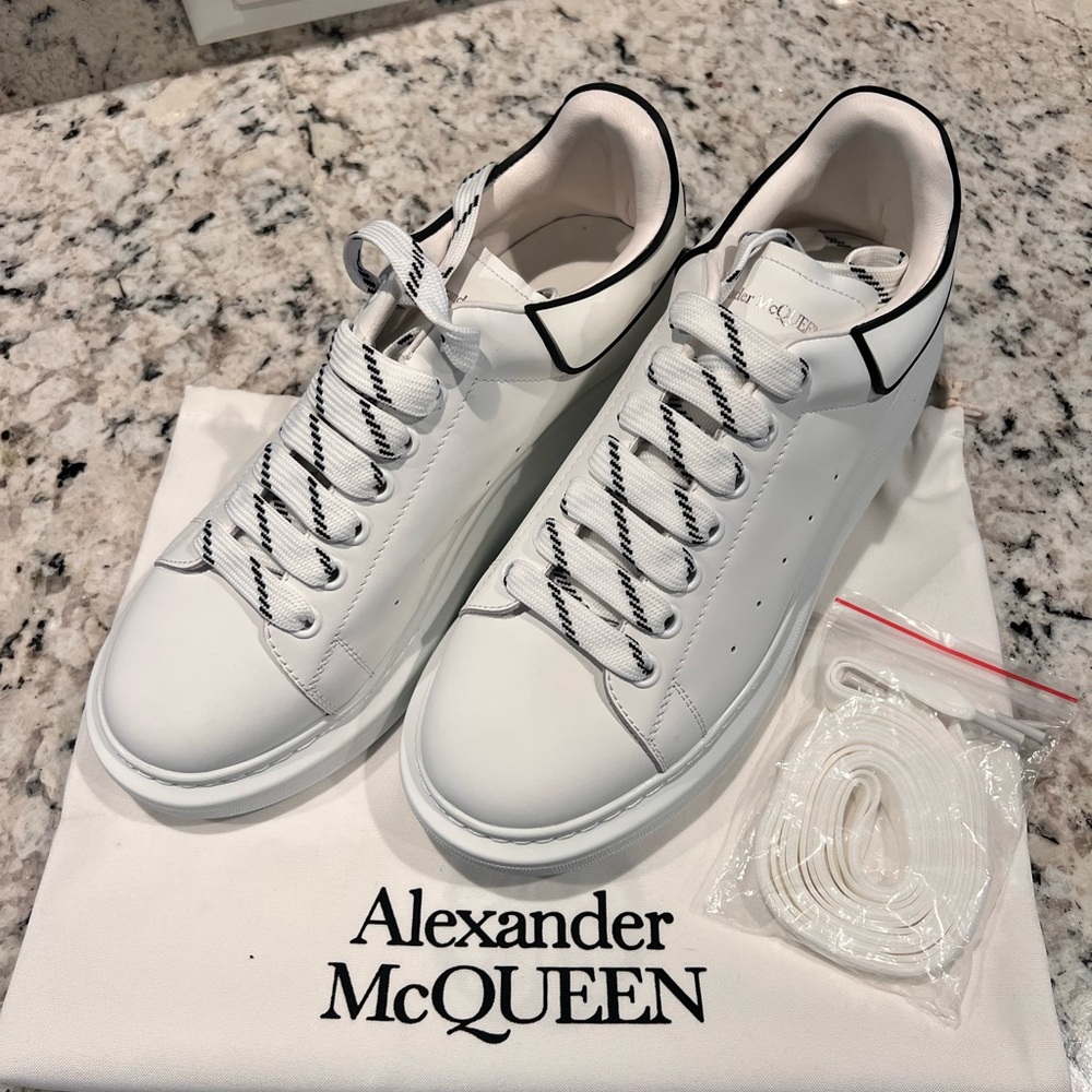 NWOT ALEXANDER MCQUEEN SNEAKERS